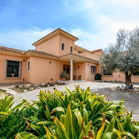 Monkó Saguaro Villa *